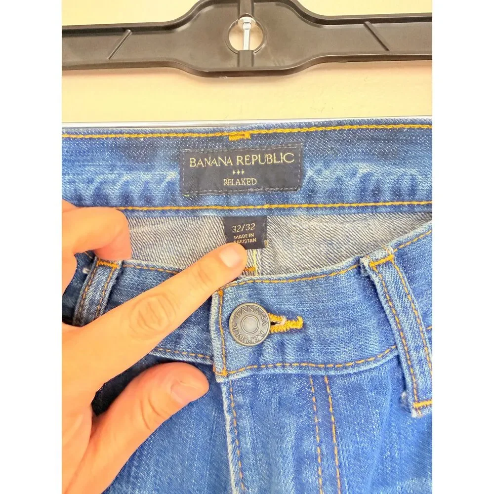 Banana Republic Men’s Relaxed Fit Jeans | 32x32‎ | 100% Cotton | Red Stitch
